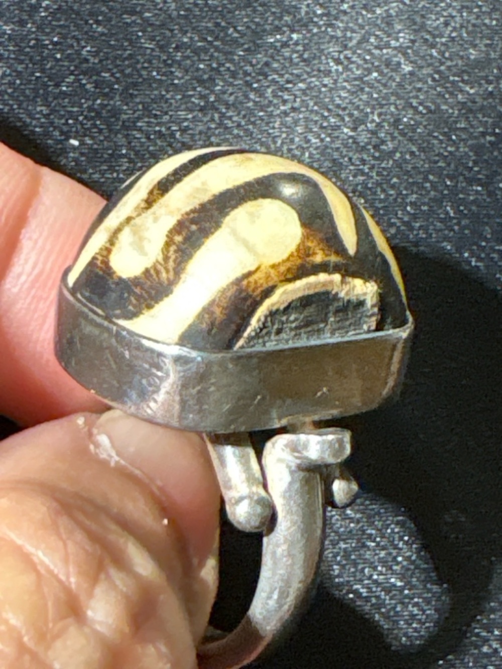 Sajen 925 Sterling Silver Carved Bone Zebra Pattern Statement Ring 16.2g